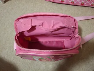 Conjunto bolsa viaje niña Strawberry Shortcake