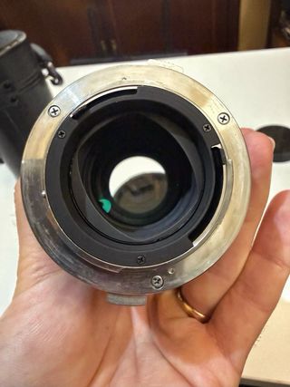 Olympus OM 200mm f4 con funda original