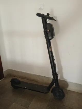 Patinete eléctrico ruedas macizas