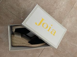 Alpargatas cuña beige y negro