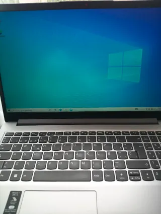 Portátil Lenovo IdeaPad 1 15ADA7