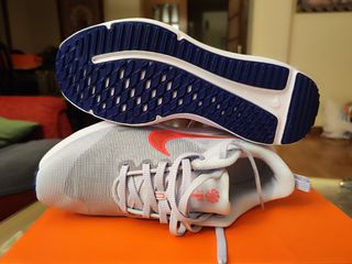 Nike Downshifter 12 NUEVAS talla 41 con caja