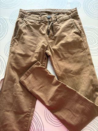 Pantalón hombre marrón