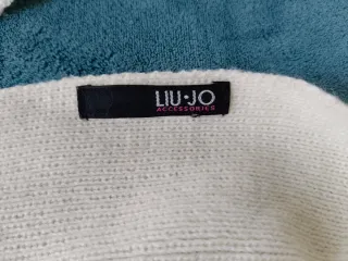 Sciarpa in lana bianco-panna con pon-pon