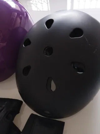 Cascos y protecciones para patinar