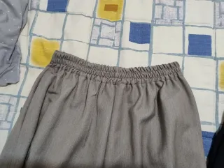 Pantalones bombachos negro y gris