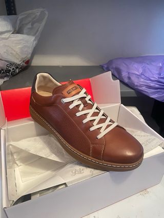Botín de cuero marrón, nuevo a estrenar en su caja