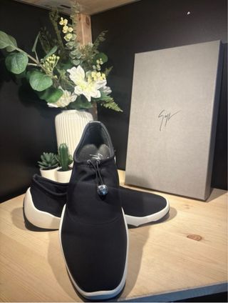 Zapatillas Giuseppe Zanotti Negras y Blancas