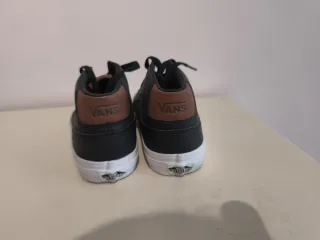 Zapatos Vans Negros y Marrones