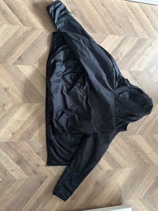 Chaqueta Nike Negra con Capucha