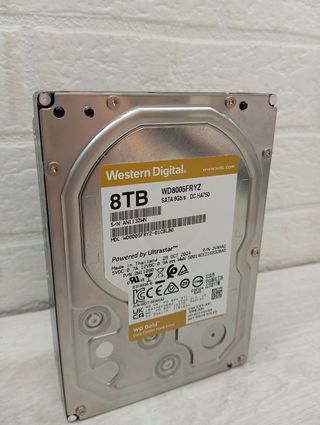 Disco duro WD Gold de 8TB, modelo WD8005FRYZ