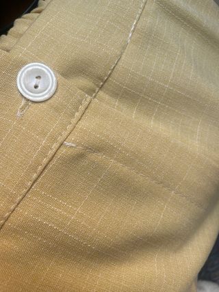 Conjunto chaleco y pantalón amarillo