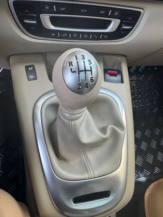 Renault Grand Scenic 2012