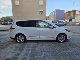 Renault Grand Scenic 2012