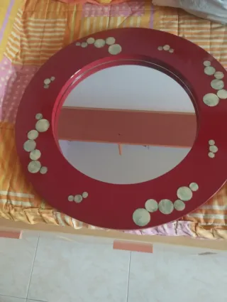 Espejo redondo decorativo rojo