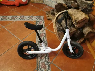 Bici de equilibrio blanca