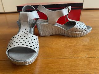 Sandalias cuña gris perla T.36