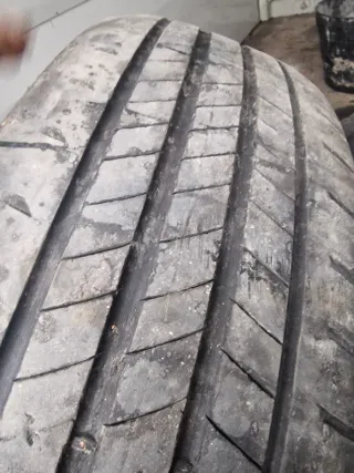 Llantas Ford Bridgestone 225/65 R17