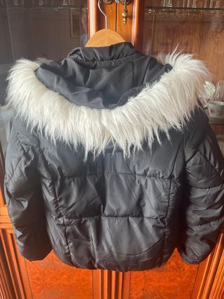 Cazadora acolchada Bershka negra