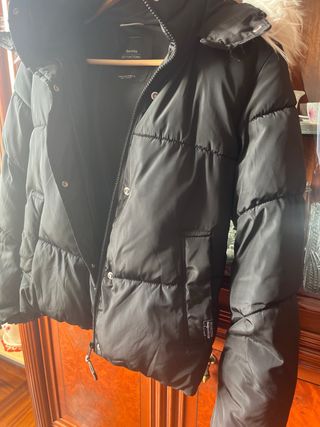Cazadora acolchada Bershka negra