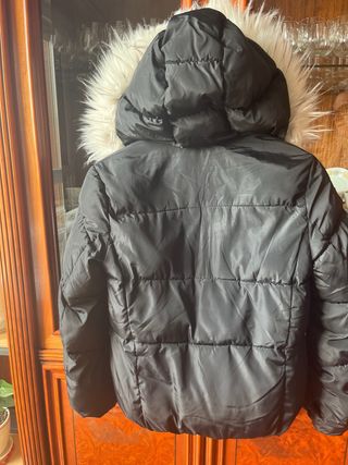 Cazadora acolchada Bershka negra