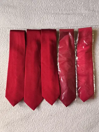 LOTE 5 CORBATAS COLOR ROJO BANCO SANTANDER