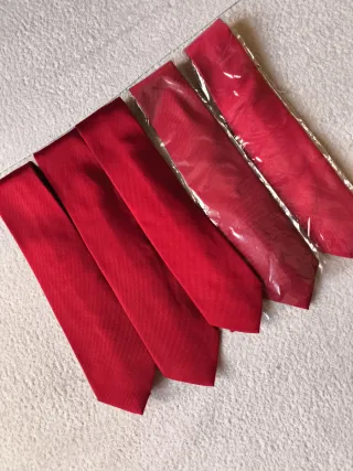 LOTE 5 CORBATAS COLOR ROJO BANCO SANTANDER