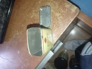 Antigua lata de farmacia Roter