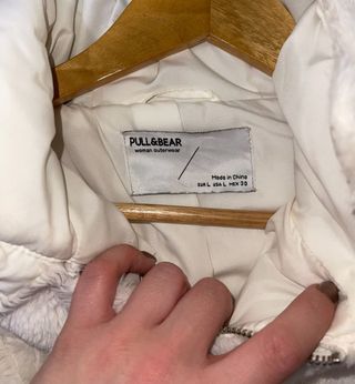 ABRIGO BLANCO DE PELO SINTÉTICO