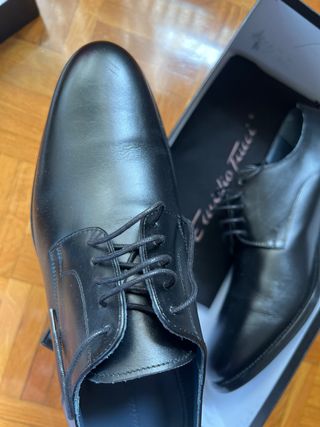 Zapatos de vestir Emidio Tucci negros con cordones