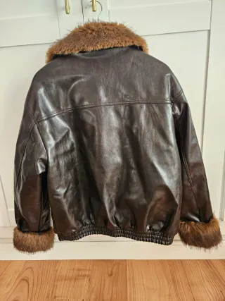 Chaqueta Stradivarius Talla L con pelo.