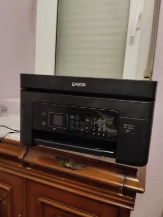 Impresora a color y Escáner Epson nueva