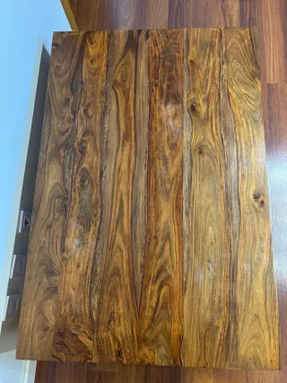 Mesa auxiliar de madera