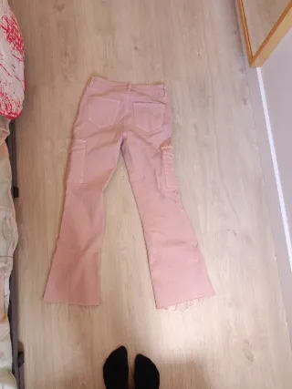 Pantalones cargo acampanados rosas