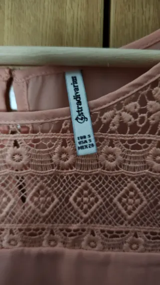 Blusa salmón encaje manga corta volantes