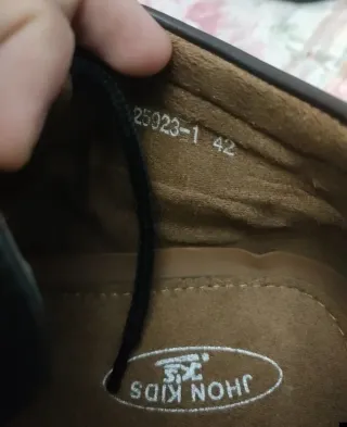 Zapatos John Kids marrones