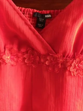 Top H&M Rojo Flores Talla S