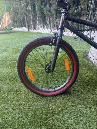 Bicicleta BMX Negra