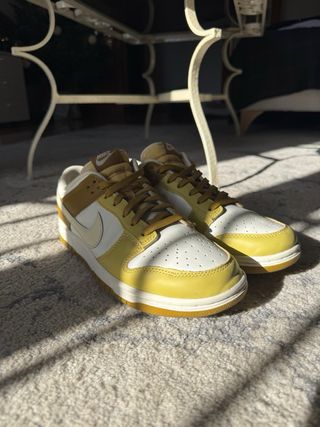 Nike Dunk Low Blanco/Dorado