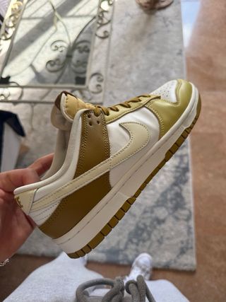 Nike Dunk Low Blanco/Dorado