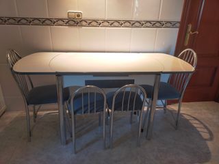 Mesa de cocina y 4 sillas