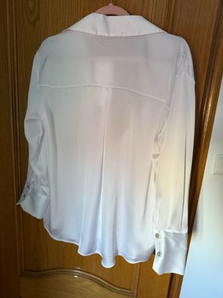 Camisa Zara satinada blanca