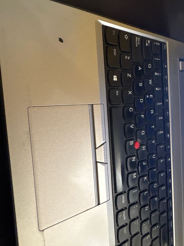 Portátil Lenovo Thinkpad E570