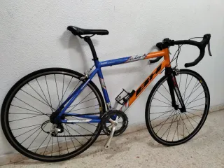 Bicicleta de carretera BH