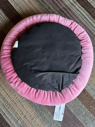Cama para gato rosa muy cómoda