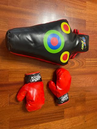 Saco y guantes boxeo infantil