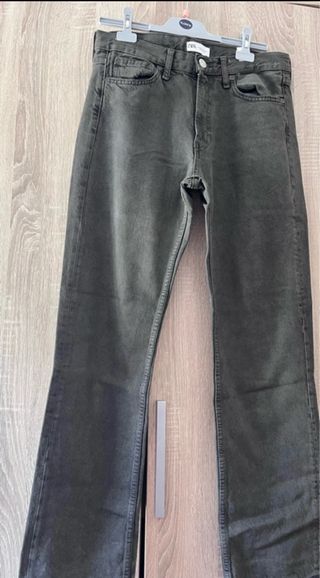 Pantalón Zara verde oliva