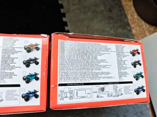 Dos coches radiocontrol
