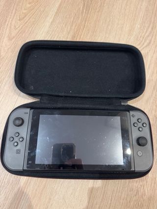 Nintendo Switch Gris con funda