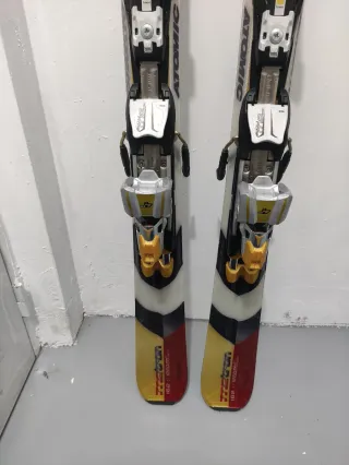 Esquís Atomic B5